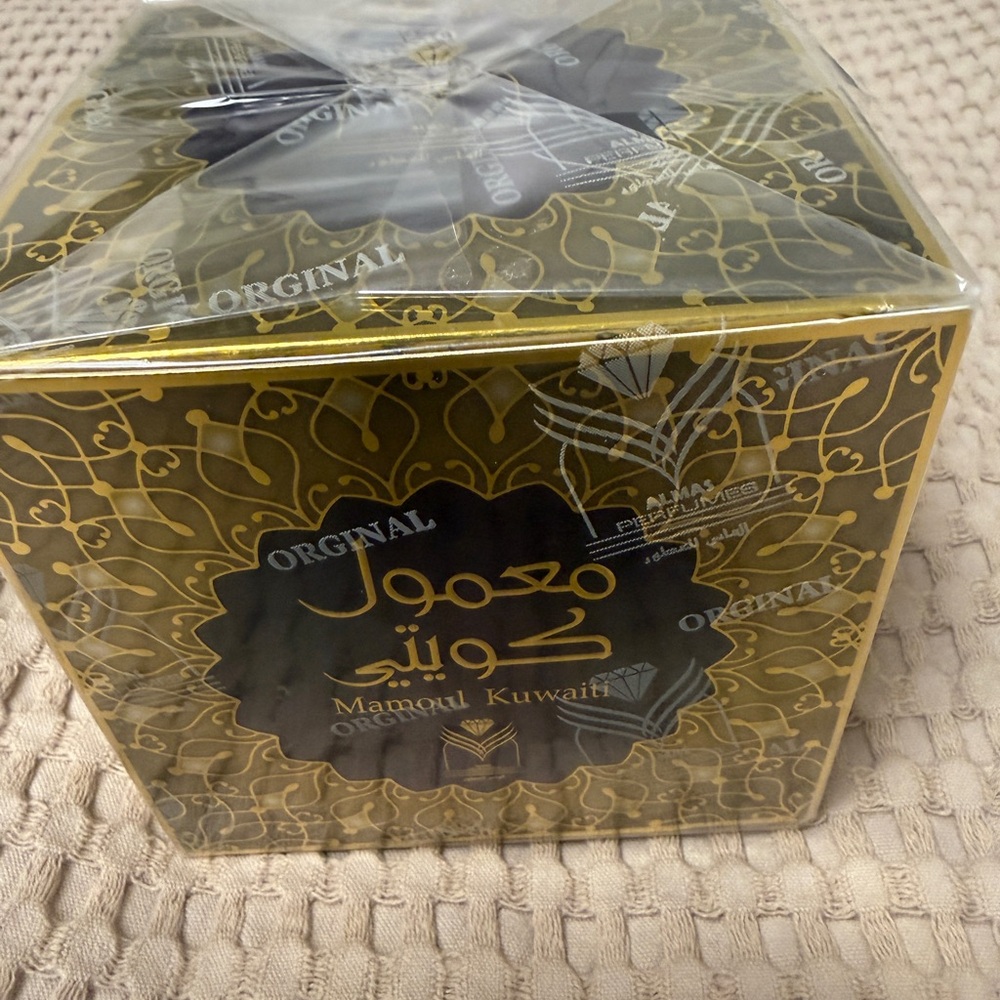 Bakhoor Mamoul Kuwaiti Gold & Black Gift Box